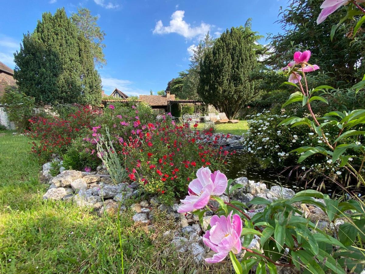 Une Vie En Rose Bed & Breakfast Pressagny l'Orgueilleux Exterior photo