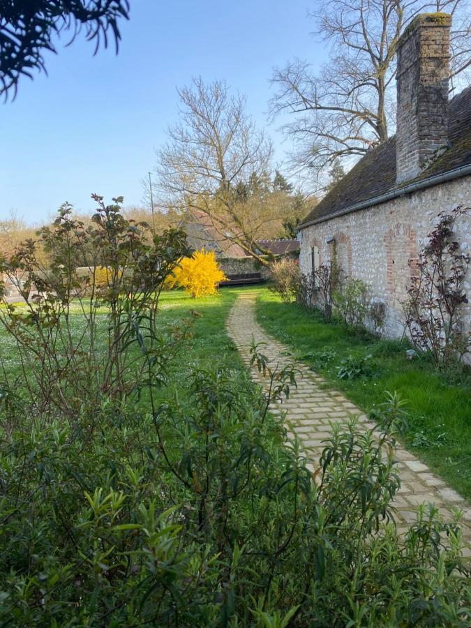 Une Vie En Rose Bed & Breakfast Pressagny l'Orgueilleux Exterior photo