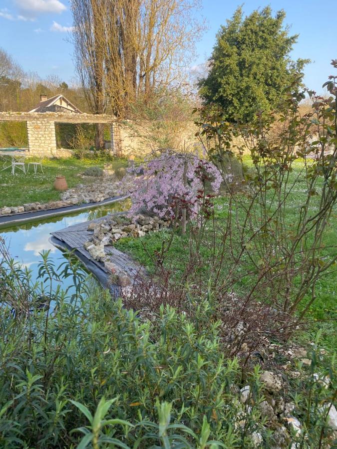 Une Vie En Rose Bed & Breakfast Pressagny l'Orgueilleux Exterior photo